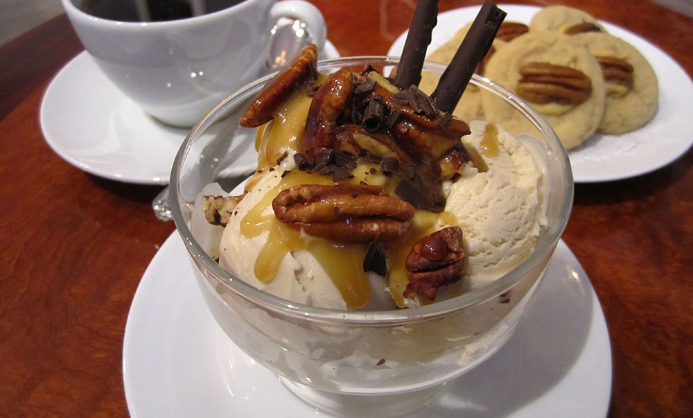 Salted caramel sundae